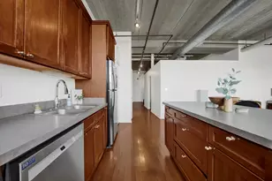 811 W 15th Pl, Chicago, IL 60608 - Photo 19