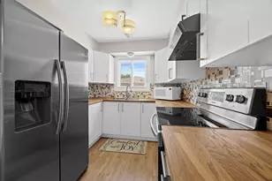 7610 S 88 Ct, Justice, IL 60458 - Photo 7