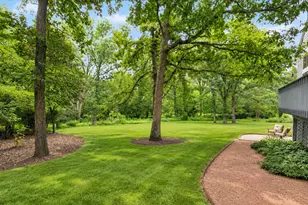 14 Brierwoods Ln, Hawthorn Woods, IL 60047 - Photo 3
