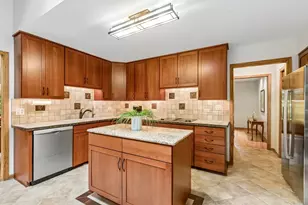 14 Brierwoods Ln, Hawthorn Woods, IL 60047 - Photo 17