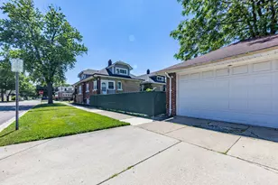2402 East Ave, Berwyn, IL 60402 - Photo 33