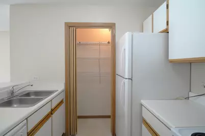 1548 W Sand Bar Court #1G, Round Lake Beach, IL 60073 - Photo 7