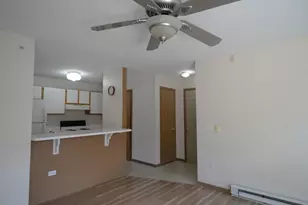 1548 W Sand Bar Ct, Round Lake Beach, IL 60073 - Photo 3