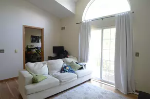 1574 W Crystal Rock Ct, Round Lake Beach, IL 60073 - Photo 5