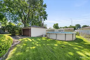 705 W Dearborn St, Plano, IL 60545 - Photo 17