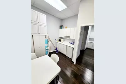 2450 Grass Lake Road #C, Lindenhurst, IL 60046 - Photo 3