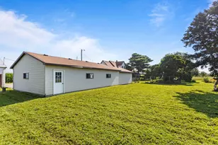 3511 N Rising Rd, Champaign, IL 61822 - Photo 5