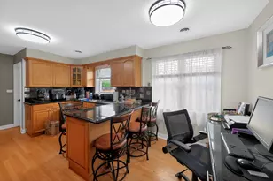 7941 Karlov Ave, Skokie, IL 60076 - Photo 15