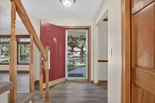1585 Marshfield Dr, Rockford, IL 61107 - Photo 5