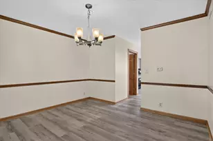 1585 Marshfield Dr, Rockford, IL 61107 - Photo 7