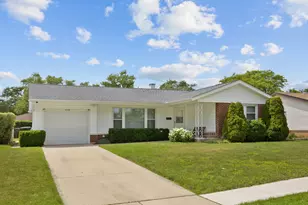 1116 Maple Ln, Elk Grove Village, IL 60007 - Photo 1