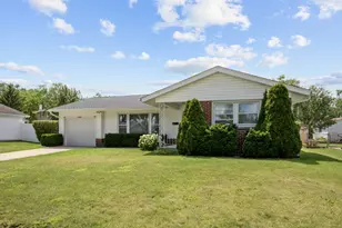 1116 Maple Ln, Elk Grove Village, IL 60007 - Photo 3