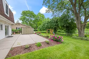 1925 Cloverdale Ct, Schaumburg, IL 60194 - Photo 37