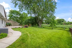 1925 Cloverdale Ct, Schaumburg, IL 60194 - Photo 39