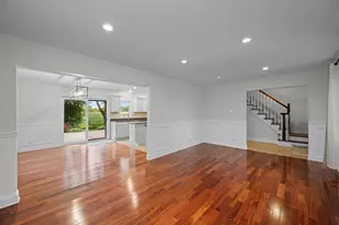 1925 Cloverdale Ct, Schaumburg, IL 60194 - Photo 9