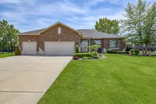 12427 Pemrose Ct, Mokena, IL 60448 - Photo 3