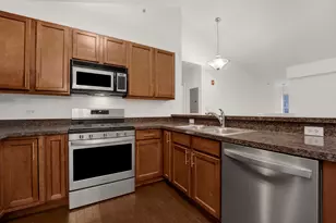 1038 Swift Rd, Glen Ellyn, IL 60137 - Photo 7