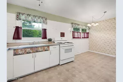 526 67th Place, Willowbrook, IL 60527 - Photo 9