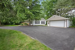 526 67th Pl, Willowbrook, IL 60527 - Photo 3