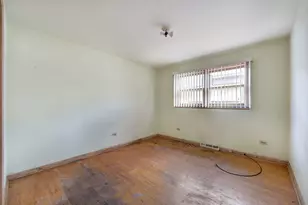 2558 E 93rd St, Chicago, IL 60617 - Photo 5
