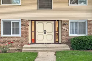 3008 Roberts Dr, Woodridge, IL 60517 - Photo 1