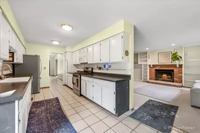 1021 Colony Drive, Crystal Lake, IL 60014 - Photo 7