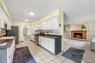 1021 Colony Dr, Crystal Lake, IL 60014 - Photo 7