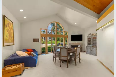 8170 Lake Ridge Drive, Burr Ridge, IL 60527 - Photo 13