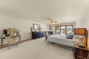 8170 Lake Ridge Dr, Burr Ridge, IL 60527 - Photo 23