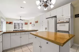 2200 E Gaisor Ct, Crete, IL 60417 - Photo 9
