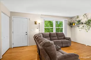 32 W Schubert Ave, Glendale Heights, IL 60139 - Photo 3