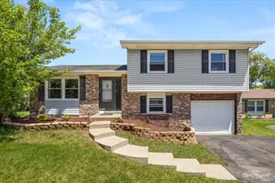 32 W Schubert Ave, Glendale Heights, IL 60139 - Photo 1