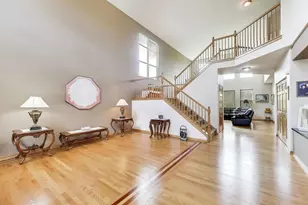 7 Fairhaven Ct, Lake in the Hills, IL 60156 - Photo 3
