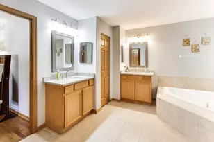 7 Fairhaven Ct, Lake in the Hills, IL 60156 - Photo 21