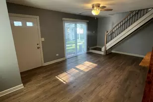 1202 Spur Ct, Wheeling, IL 60090 - Photo 3