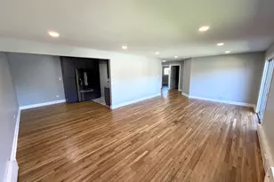 8936 Northshore Dr, Des Plaines, IL 60016 - Photo 5