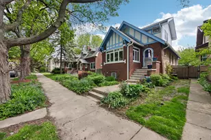 6551 N Maplewood Ave, Chicago, IL 60645 - Photo 1