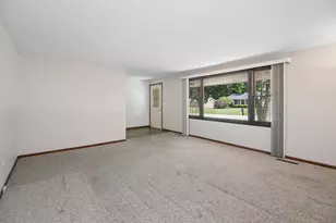 2621 E Heritage Dr, Kankakee, IL 60901 - Photo 3