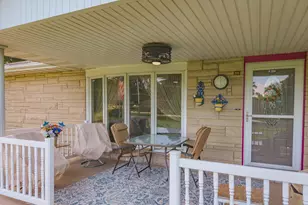 1604 6 Points Rd, Bloomington, IL 61701 - Photo 5