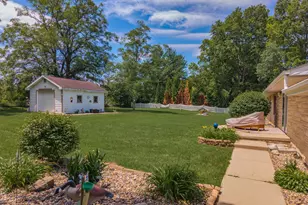 1604 6 Points Rd, Bloomington, IL 61701 - Photo 35
