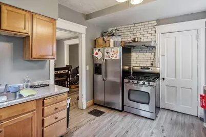 1121 Preston Street, Rockford, IL 61102 - Photo 9