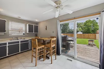 4595 Zeppelin Drive, Hanover Park, IL 60133 - Photo 7