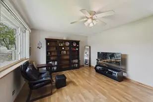 4595 Zeppelin Dr, Hanover Park, IL 60133 - Photo 5