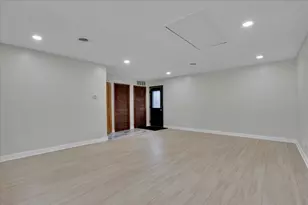 501 Lafayette Ln, Hoffman Estates, IL 60169 - Photo 7