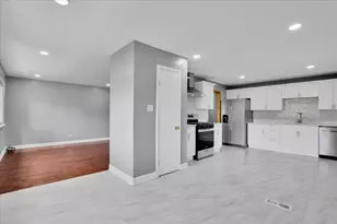 501 Lafayette Ln, Hoffman Estates, IL 60169 - Photo 13