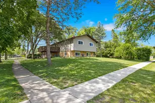 501 Lafayette Ln, Hoffman Estates, IL 60169 - Photo 1
