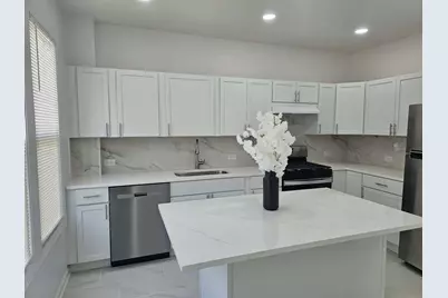 523 S McAlister Avenue, Waukegan, IL 60085 - Photo 5