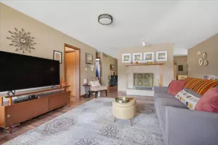 151 Manor Cir, Bloomington, IL 61701 - Photo 11