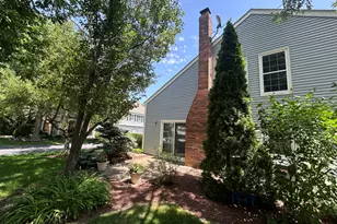2S757 Timber Dr, Warrenville, IL 60555 - Photo 15