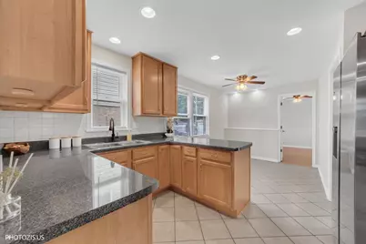 2112 Portsmouth Avenue, Westchester, IL 60154 - Photo 7